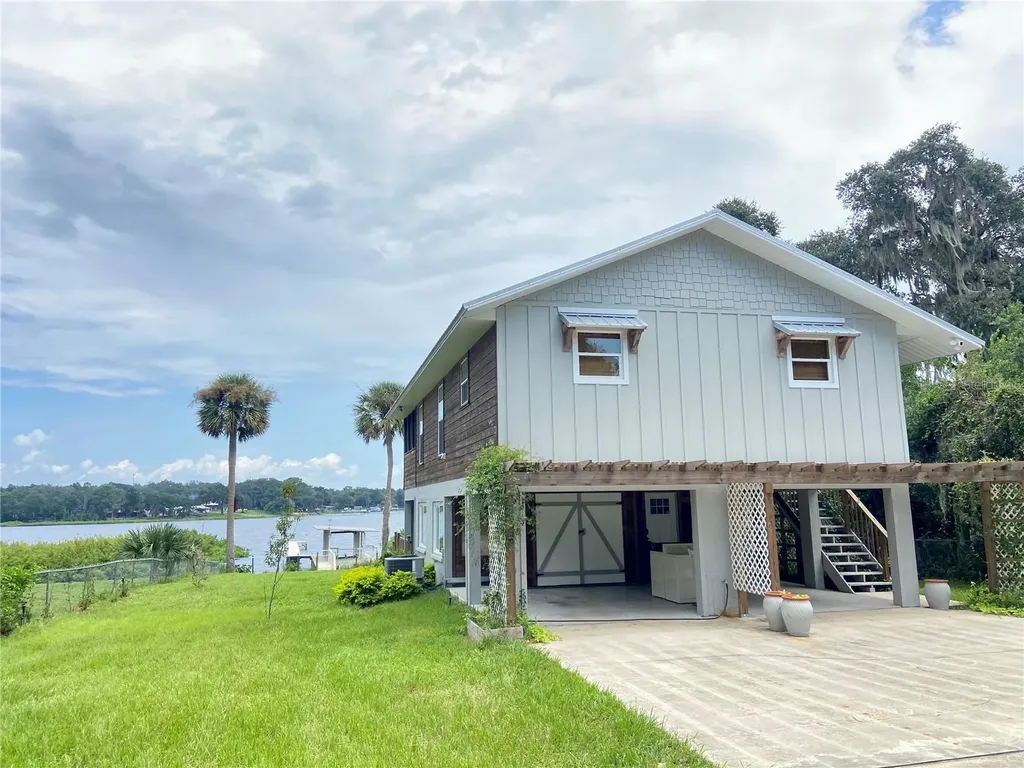 170 Little Orange Lake Drive Hawthorne FL 32640