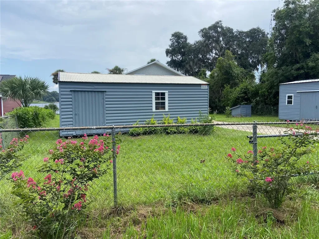 170 Little Orange Lake Drive Hawthorne FL 32640