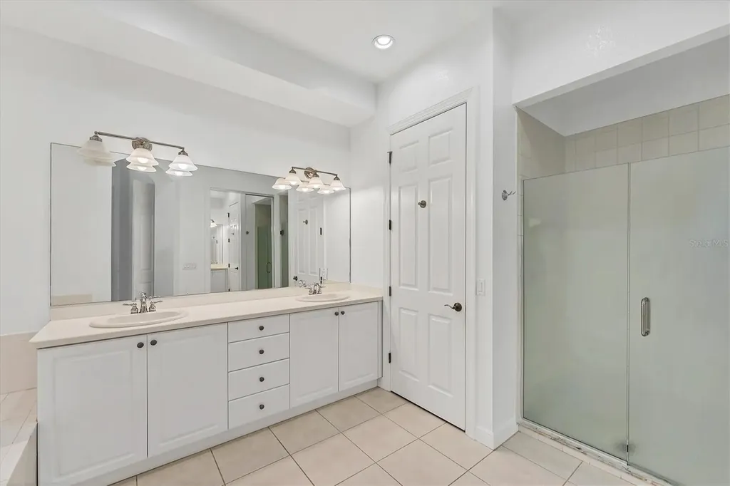 5405 46th Court W Bradenton FL 34210