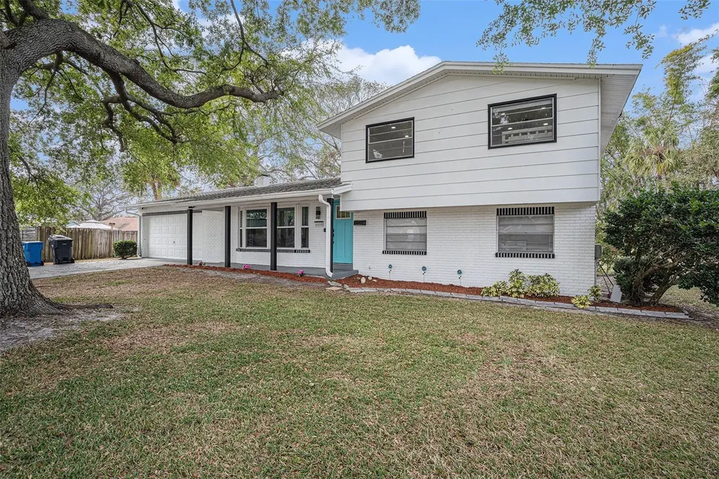 6808 Mornay Court Tampa FL 33615