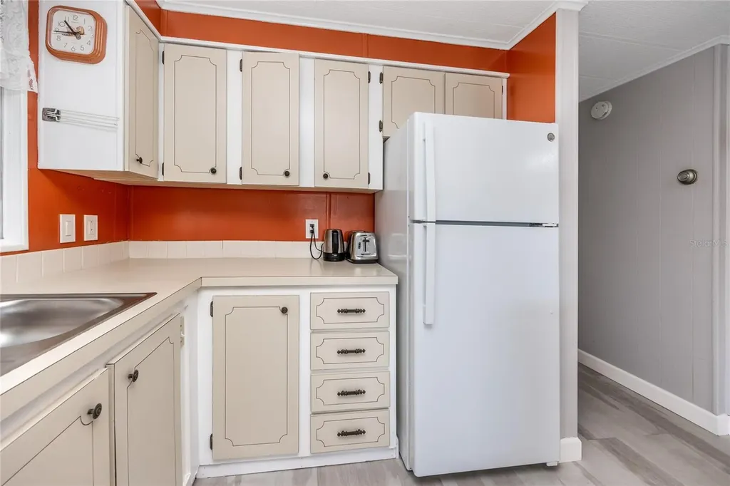 7803 46th Avenue N St Petersburg FL 33709