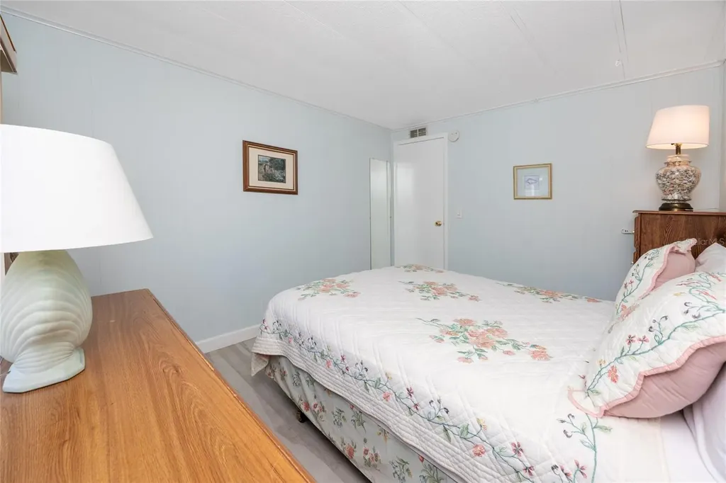 7803 46th Avenue N St Petersburg FL 33709