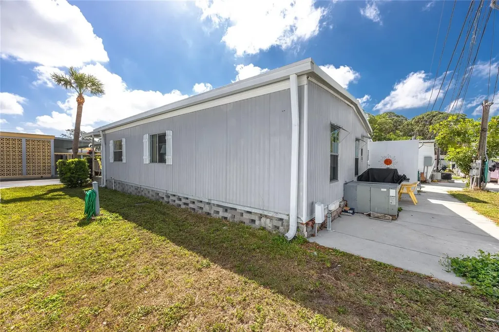 7803 46th Avenue N St Petersburg FL 33709