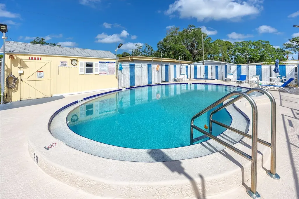 7803 46th Avenue N St Petersburg FL 33709