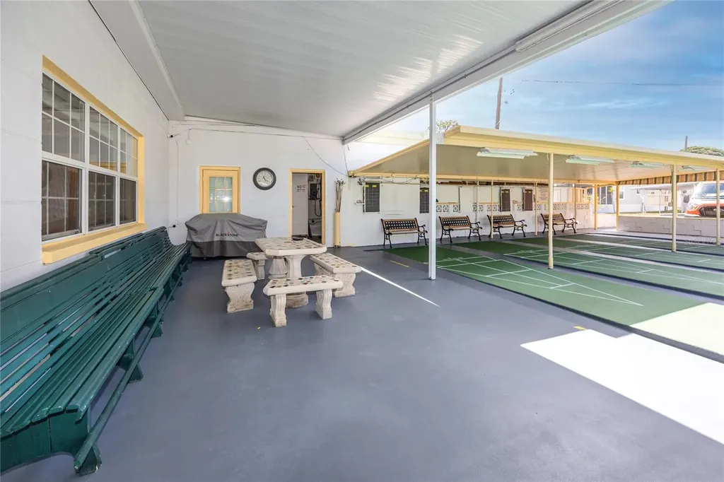 7803 46th Avenue N St Petersburg FL 33709