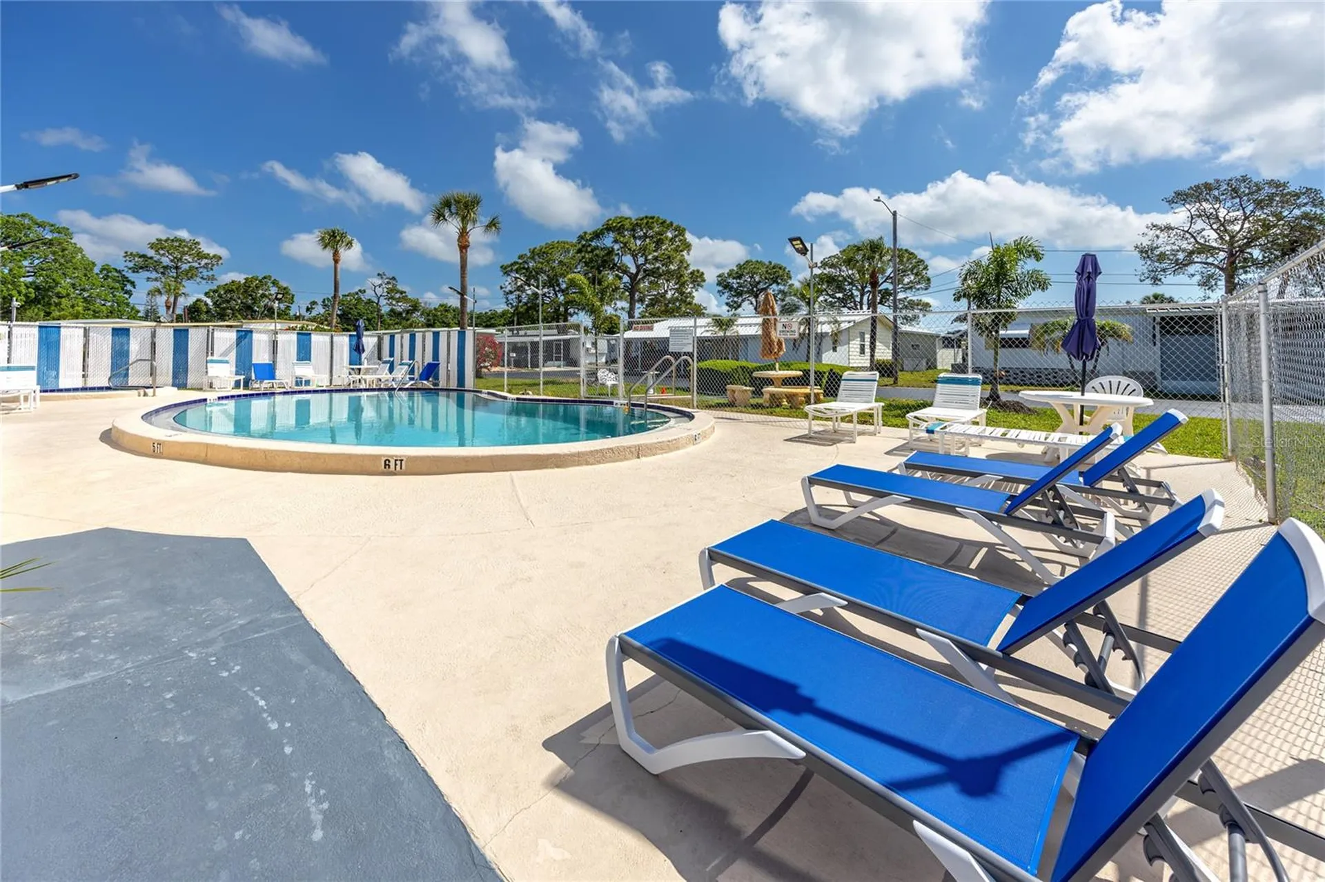 7803 46th Avenue N St Petersburg FL 33709