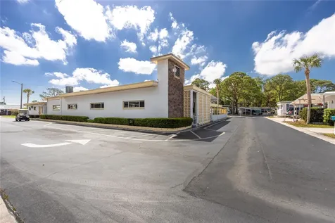 7803 46th Avenue N St Petersburg FL 33709