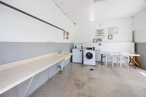 7803 46th Avenue N St Petersburg FL 33709