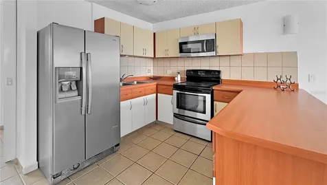 1050 Las Palmas Avenue, Cond Puerta De La Bahia San Juan PR 00907