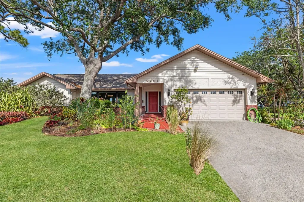 7201 15th Court NE St Petersburg FL 33702