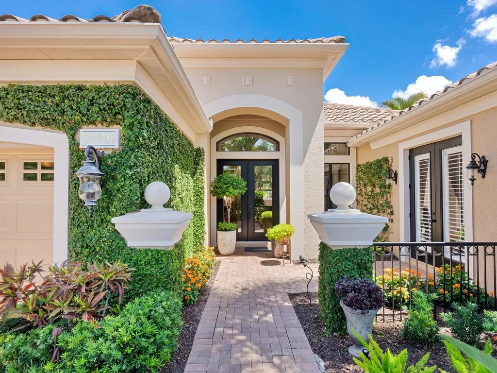 7229 Lake Forest Glen Lakewood Ranch FL 34202