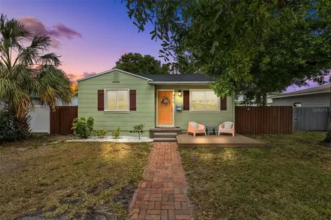 4579 10th Avenue N St Petersburg FL 33713