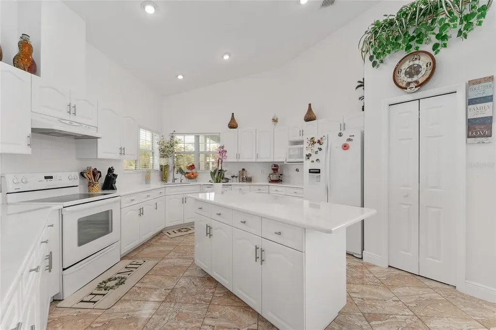 5819 NE 72nd Street Silver Springs FL 34488