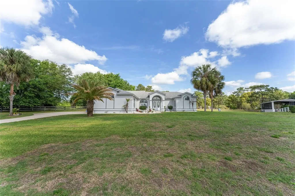 5819 NE 72nd Street Silver Springs FL 34488