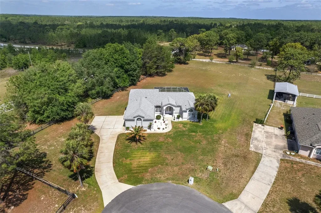 5819 NE 72nd Street Silver Springs FL 34488