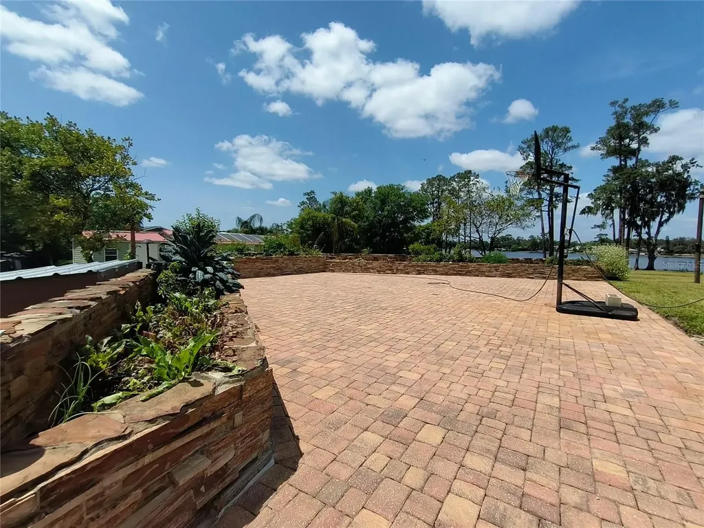 910 N Kepler Road Deland FL 32724
