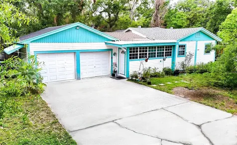 8712 N Temple Avenue Tampa FL 33617