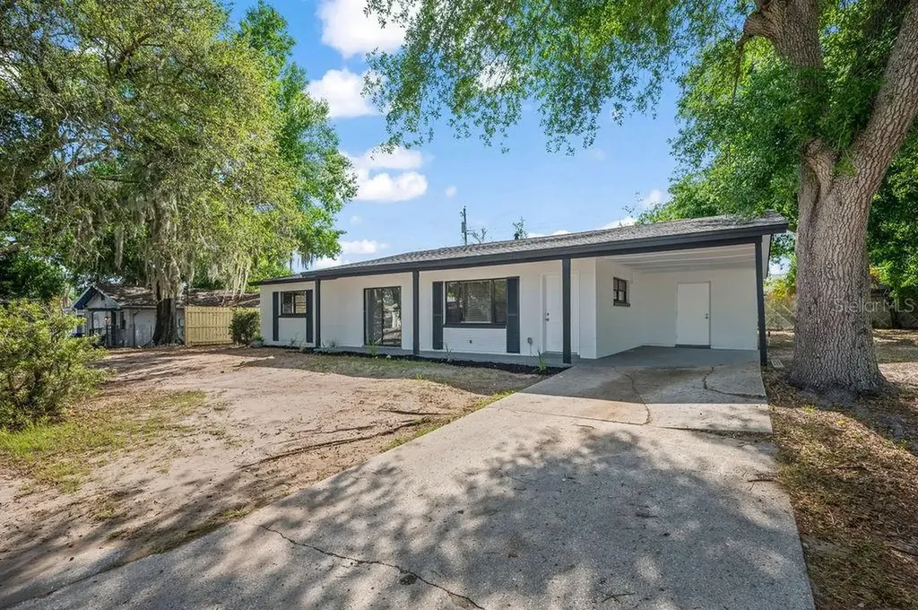 2005 9th Court NE Winter Haven FL 33881