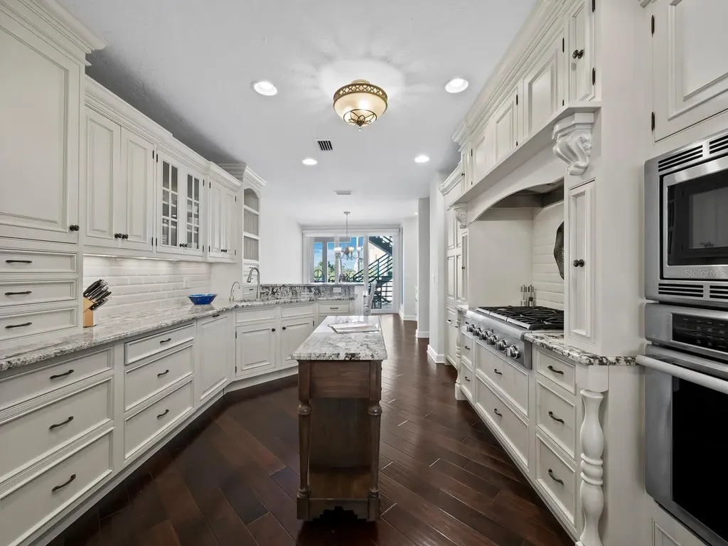340 Gulf Of Mexico Drive Longboat Key FL 34228