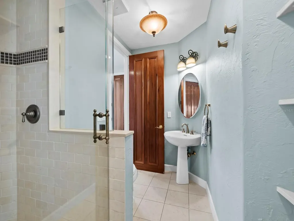 340 Gulf Of Mexico Drive Longboat Key FL 34228