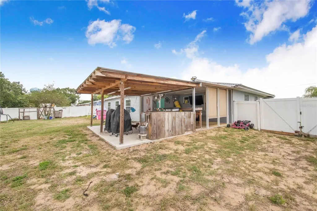 498 W 7th Street Frostproof FL 33843