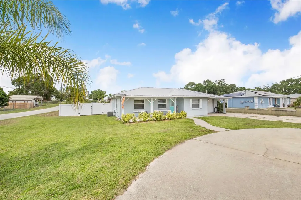 498 W 7th Street Frostproof FL 33843