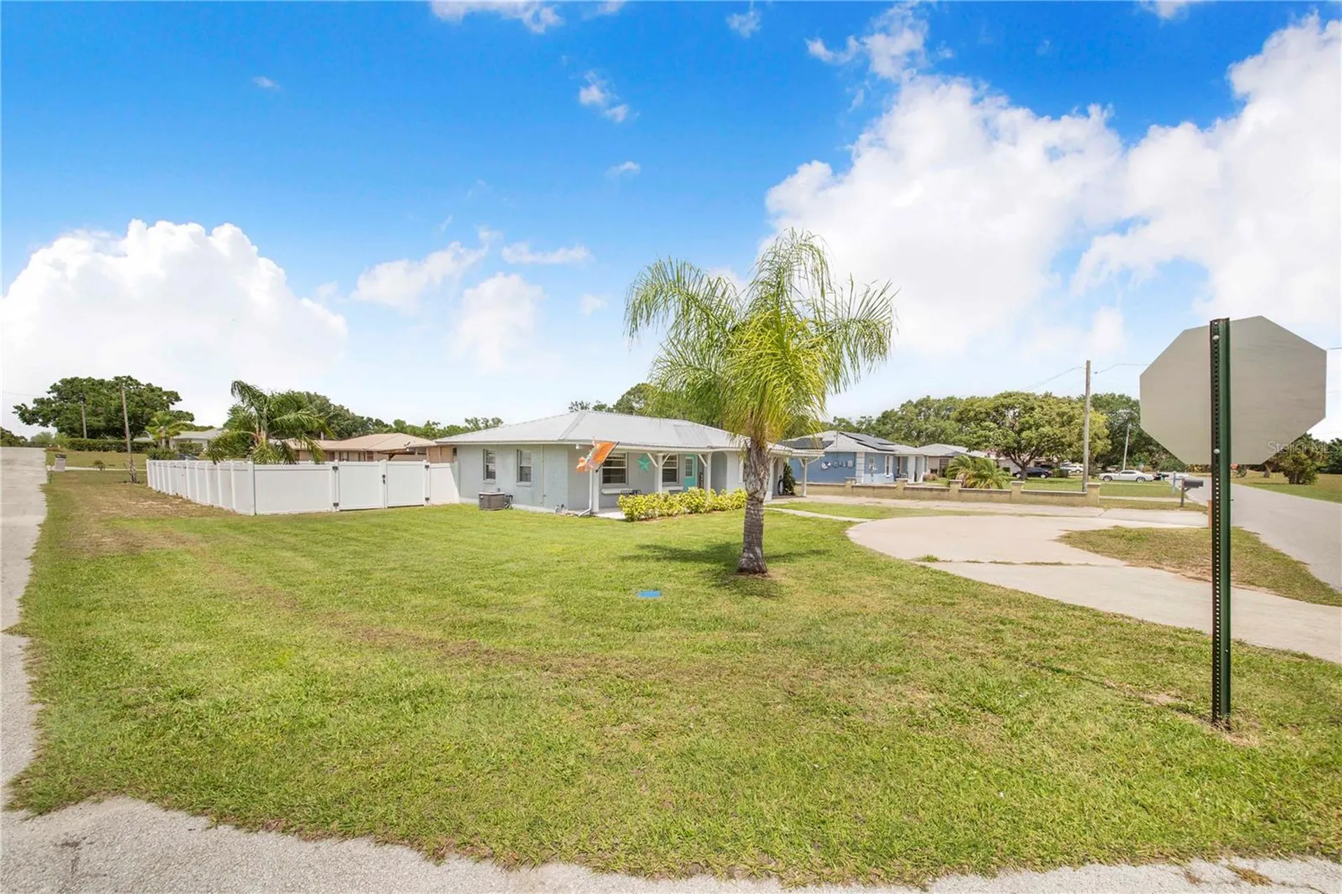 498 W 7th Street Frostproof FL 33843