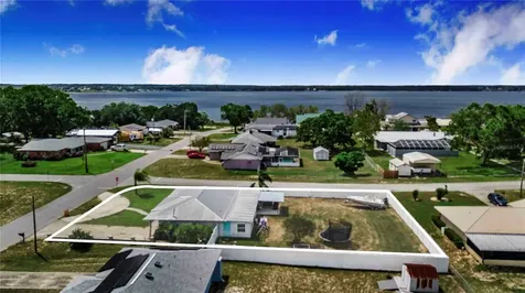 498 W 7th Street Frostproof FL 33843
