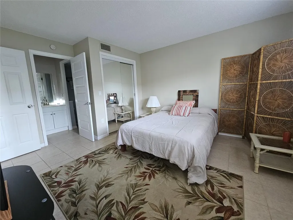 13813 Mission Oaks Boulevard Seminole FL 33776