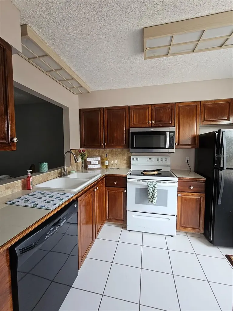 13813 Mission Oaks Boulevard Seminole FL 33776