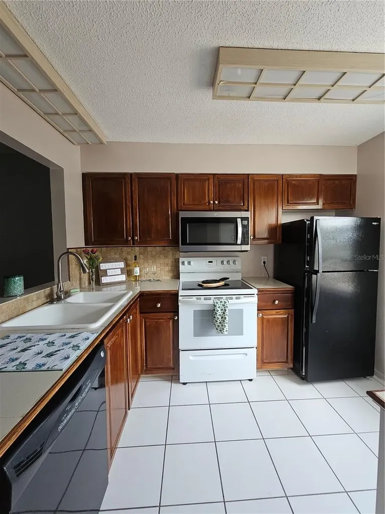 13813 Mission Oaks Boulevard Seminole FL 33776