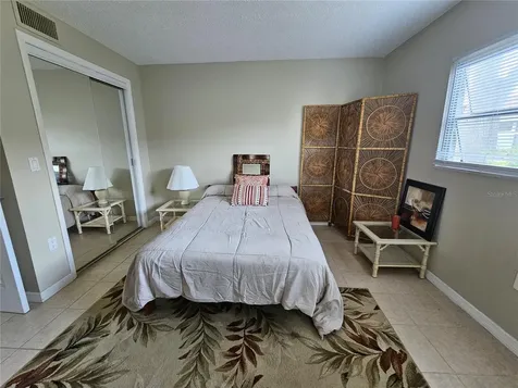 13813 Mission Oaks Boulevard Seminole FL 33776
