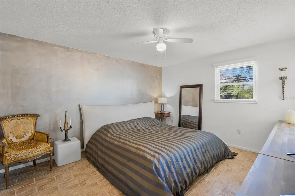 4909 Gulf Drive Holmes Beach FL 34217