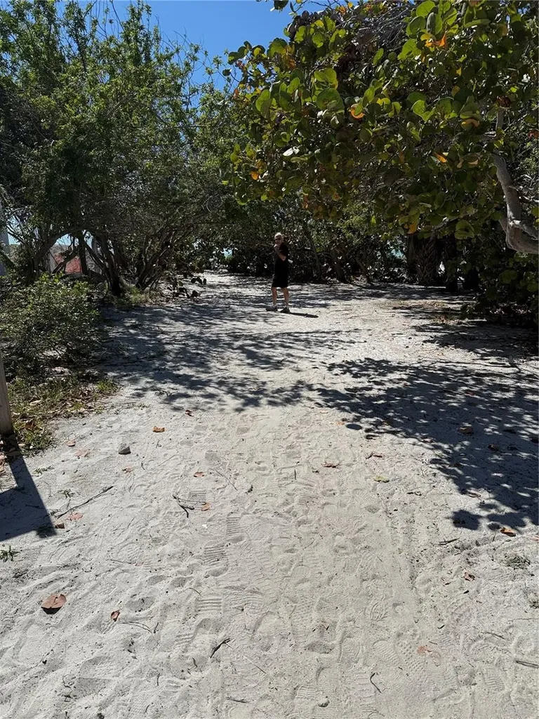 4909 Gulf Drive Holmes Beach FL 34217