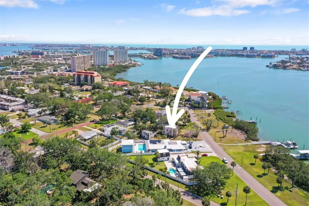 636 Sunset Drive S St Petersburg FL 33707