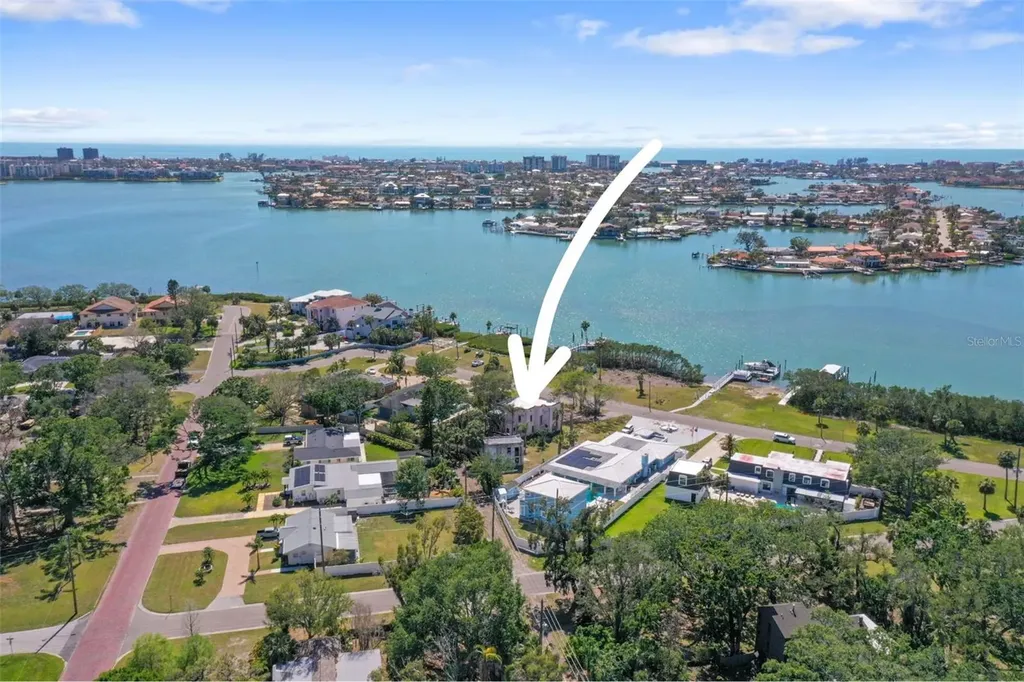 636 Sunset Drive S St Petersburg FL 33707