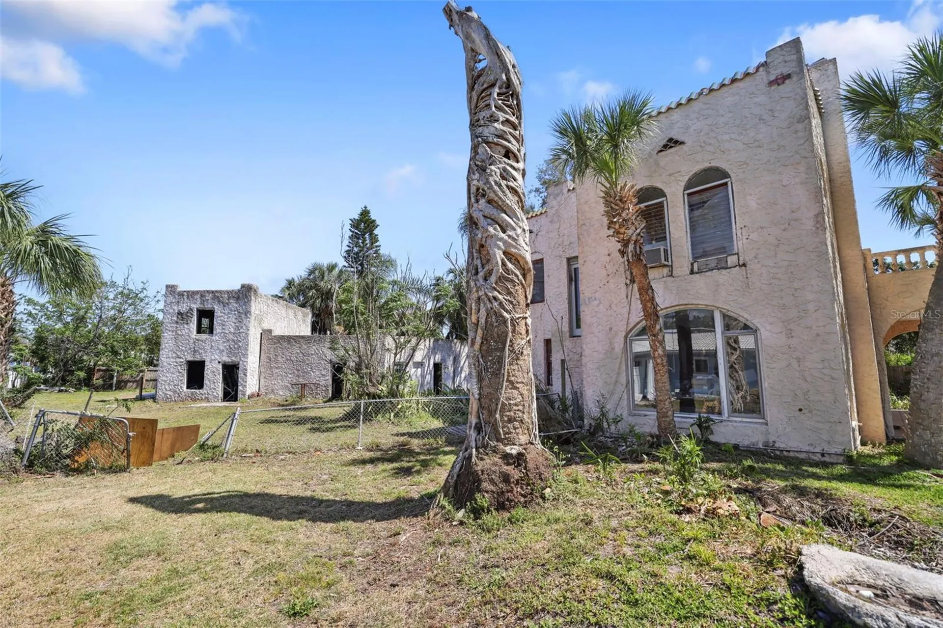 636 Sunset Drive S St Petersburg FL 33707