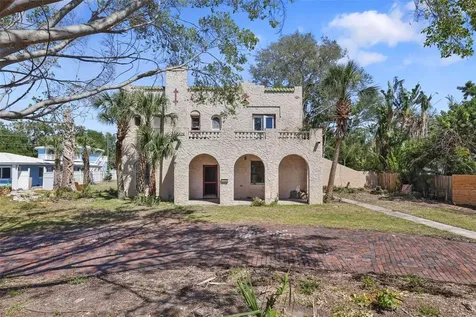 636 Sunset Drive S St Petersburg FL 33707