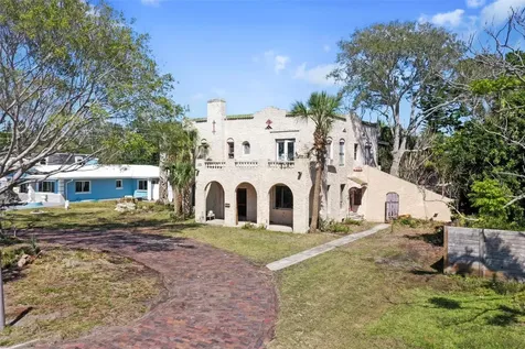 636 Sunset Drive S St Petersburg FL 33707