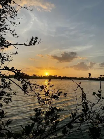 636 Sunset Drive S St Petersburg FL 33707