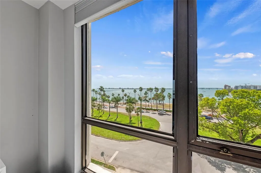 707 S Gulfstream Avenue Sarasota FL 34236
