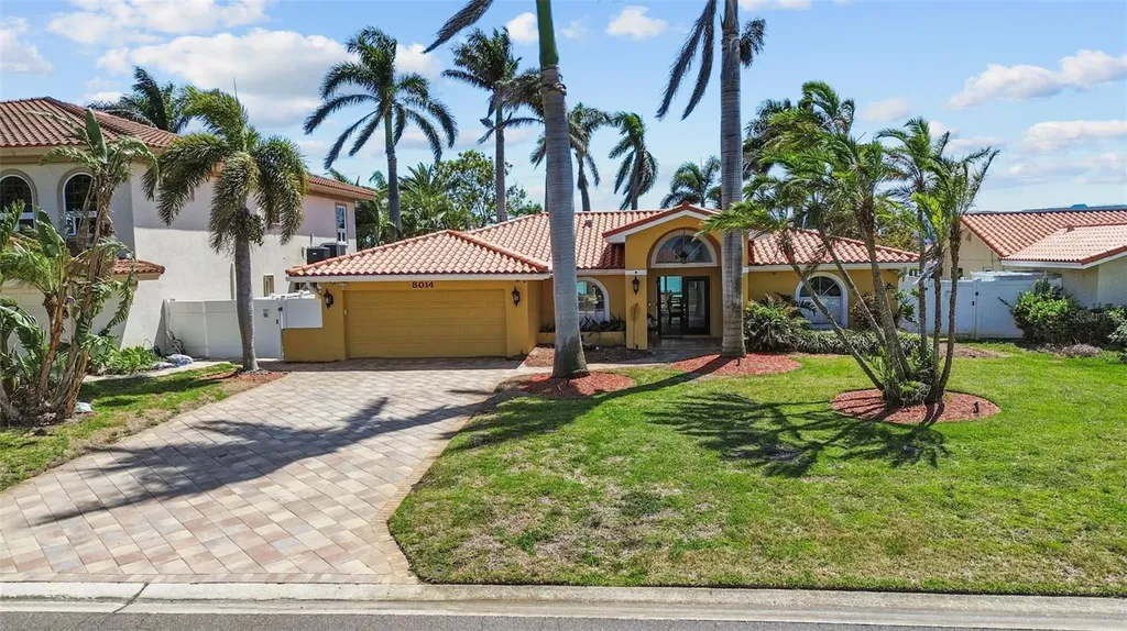 8014 12th Avenue S St Petersburg FL 33707