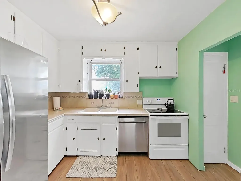 235 38th Street S St Petersburg FL 33711