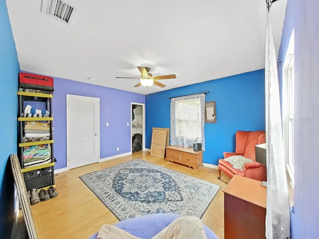 235 38th Street S St Petersburg FL 33711