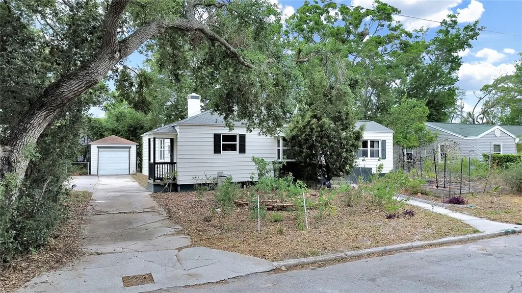 235 38th Street S St Petersburg FL 33711