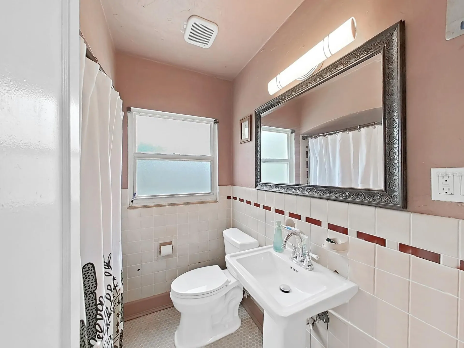 235 38th Street S St Petersburg FL 33711