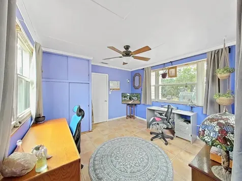235 38th Street S St Petersburg FL 33711