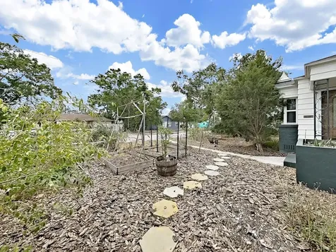 235 38th Street S St Petersburg FL 33711