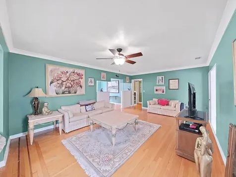 235 38th Street S St Petersburg FL 33711
