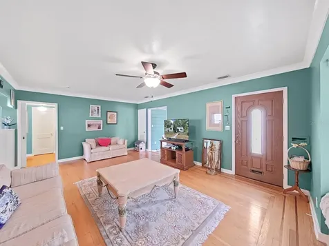 235 38th Street S St Petersburg FL 33711